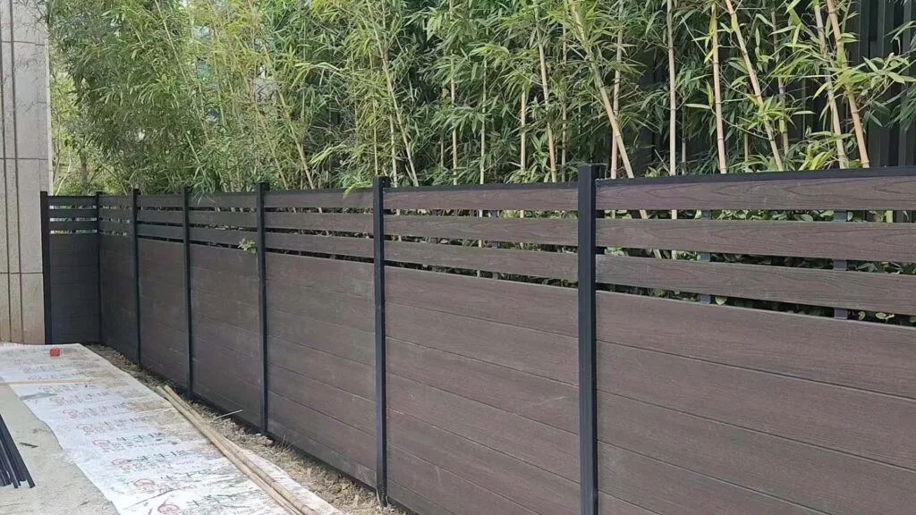 Gerçek Gizlilik Sağlayan Güzel Çit Tasarımları — Klasik Ahşaptan Modern WPC'ye Gerçek Gizlilik Sağlayan Güzel Çit Tasarımları — Klasik Ahşaptan Modern WPC'ye 02 3